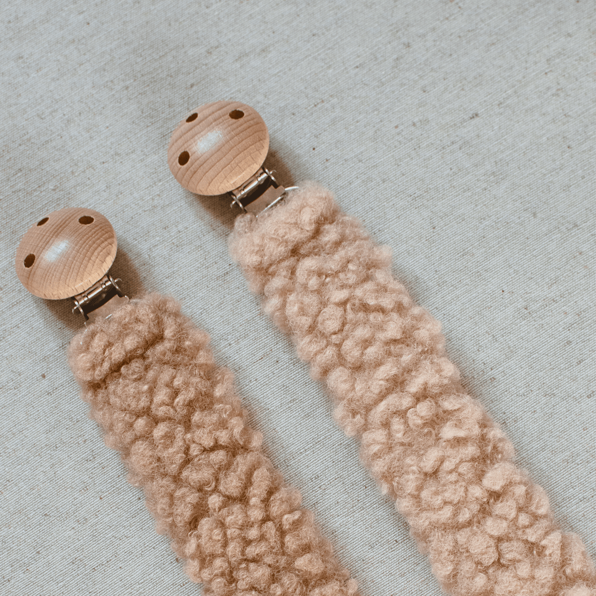 Attache-tétine Teddy personnalisée avec le prénom gravé
