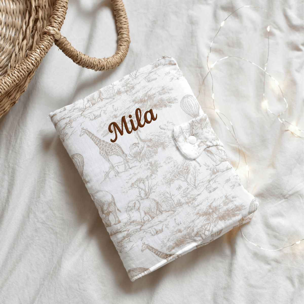 Protège carnet de santé bébé à motif toile de Jouy personnalisé
