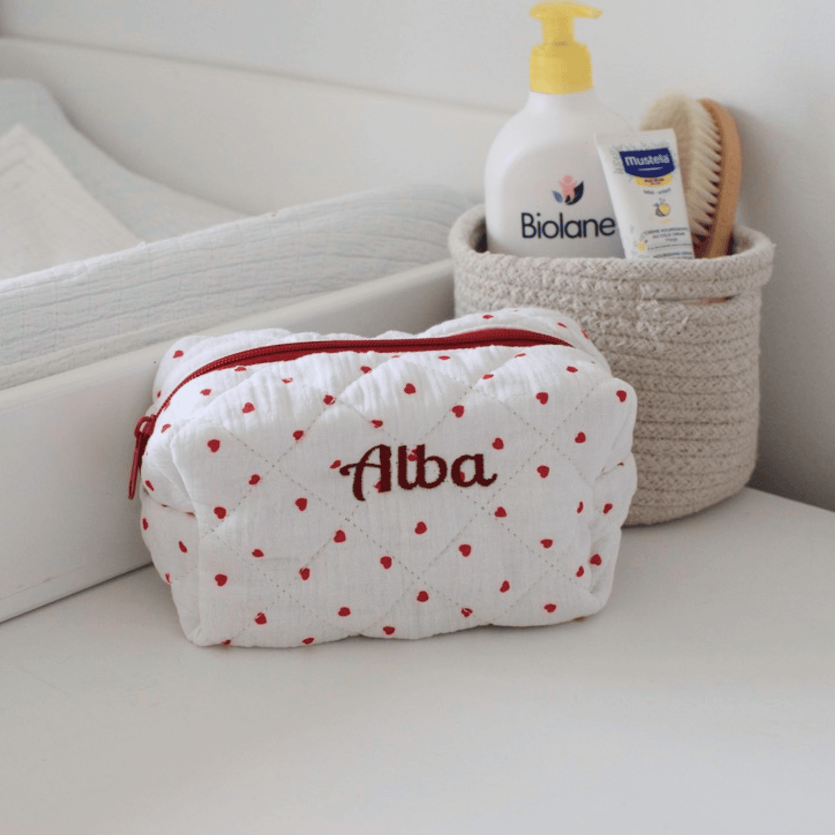 Trousse de toilette matelassée brodée au prénom, coffret bain bébé