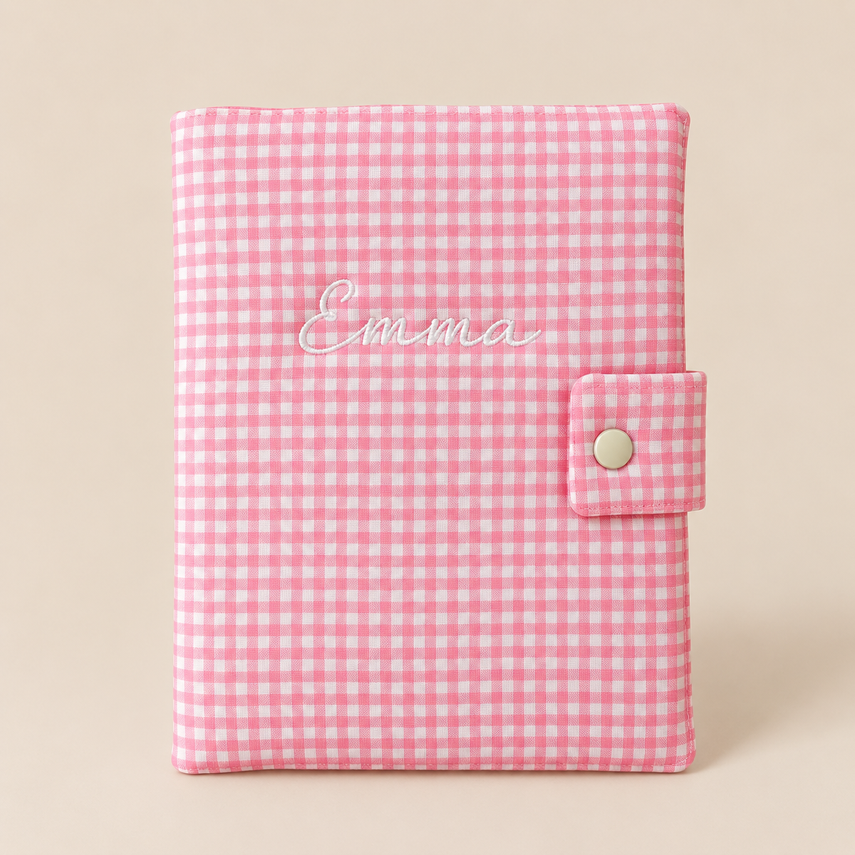 Protège carnet de santé en vichy rose brodé au prénom de bébé