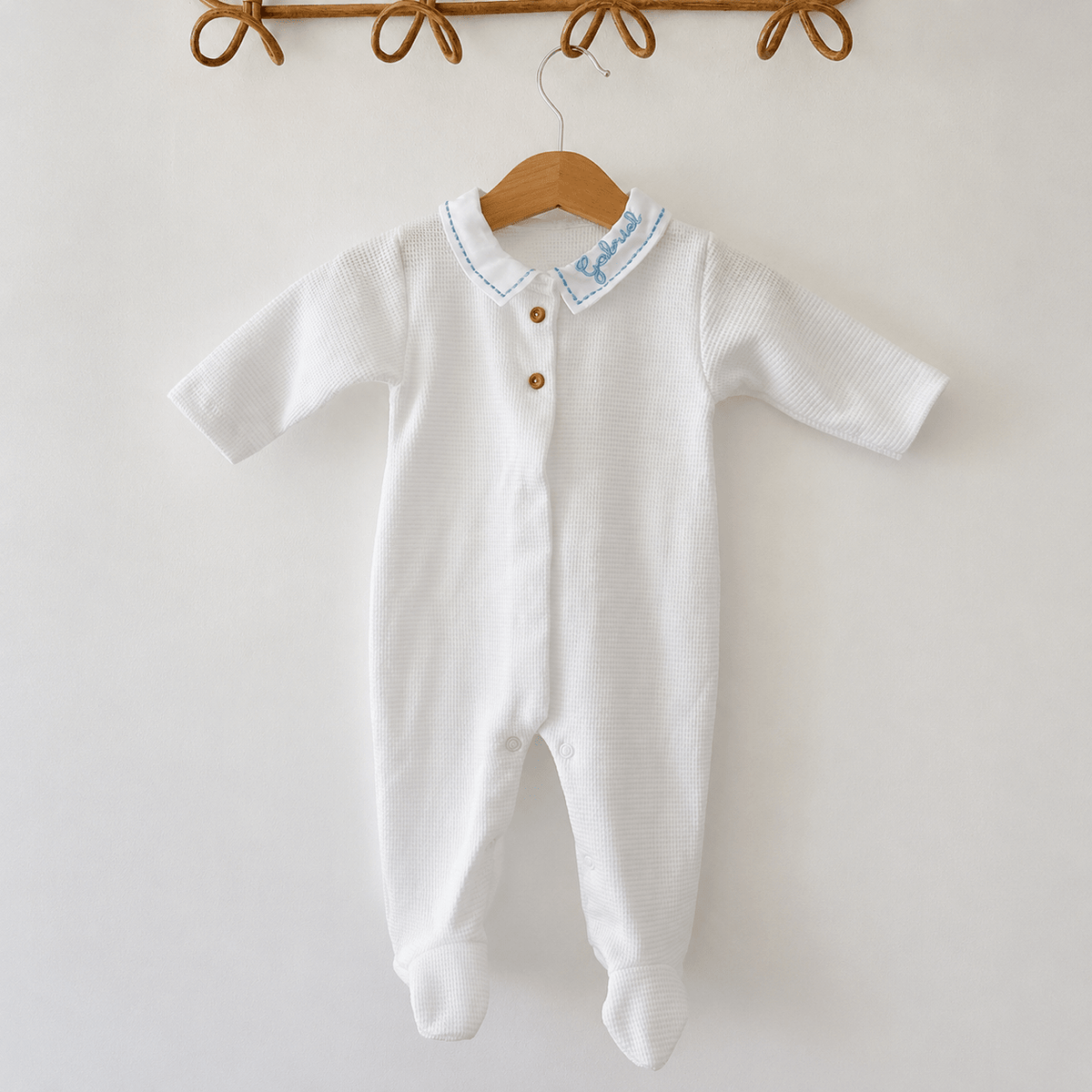 Pyjama bébé en coton à col brodé, tenue de naissance