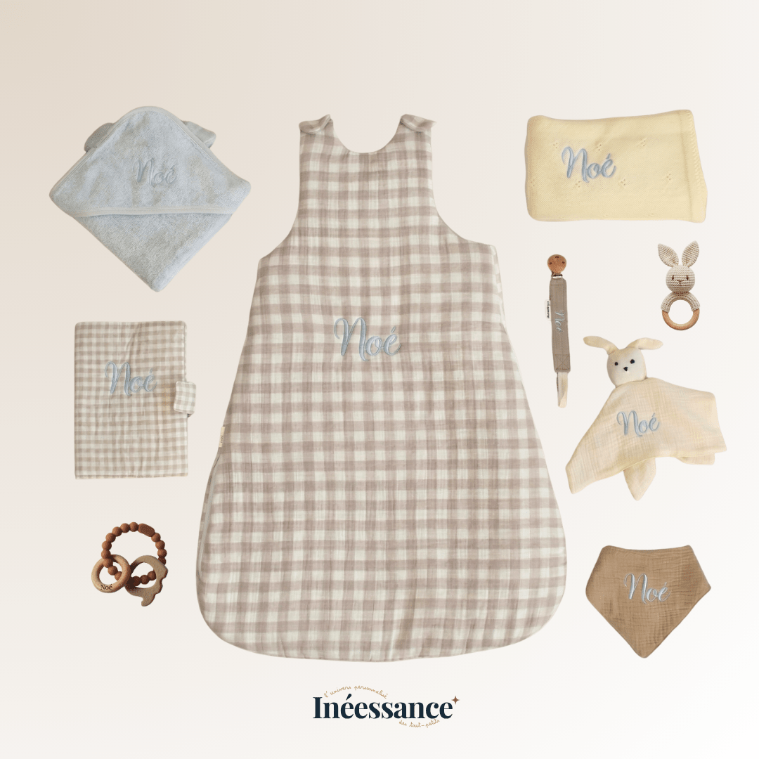 Gigoteuse TOG 2, bavoir, cape de bain et doudou du coffret naissance complet