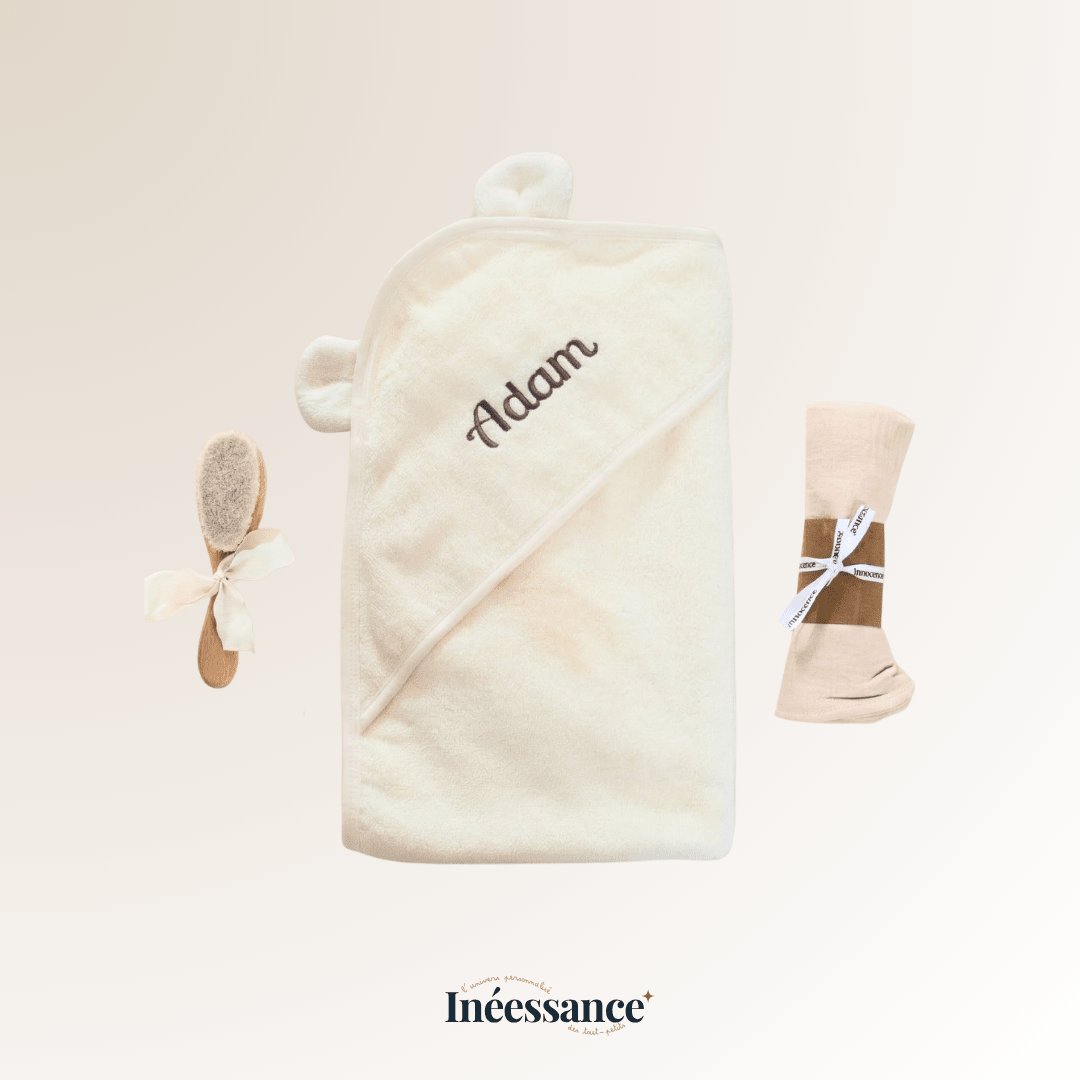 Coffret bain personnalisé, brosse, cape et lange, de couleur crème