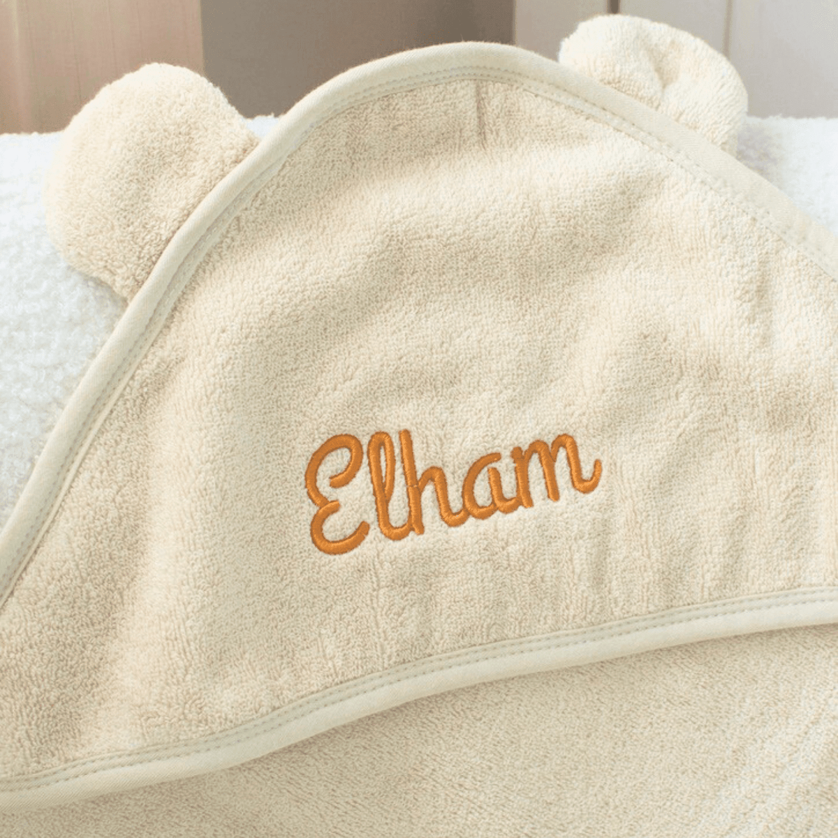 Cape de bain personnalisée avec le prénom Ethan