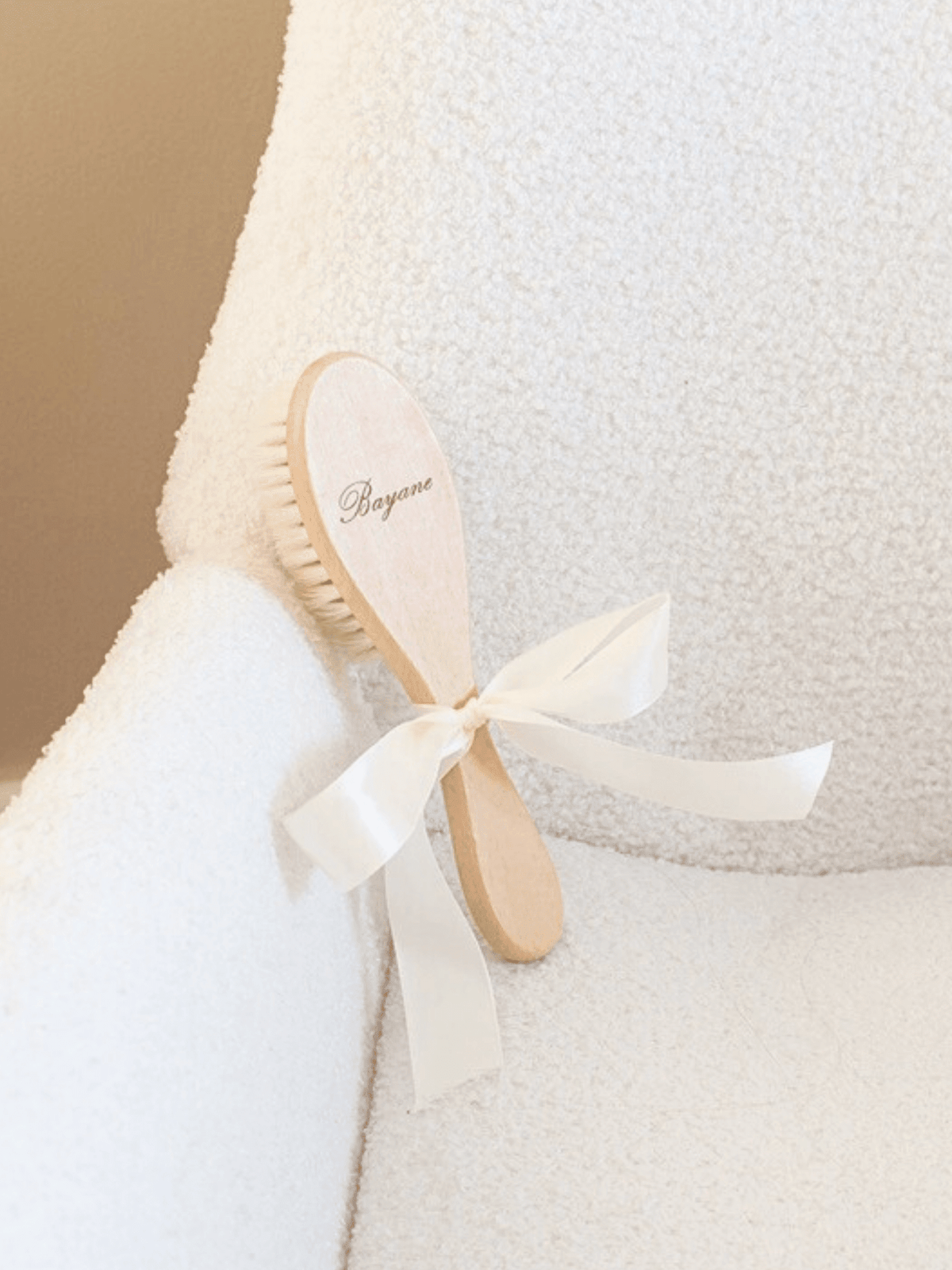 Brosse bébé en bois gravée, idée cadeau de naissance