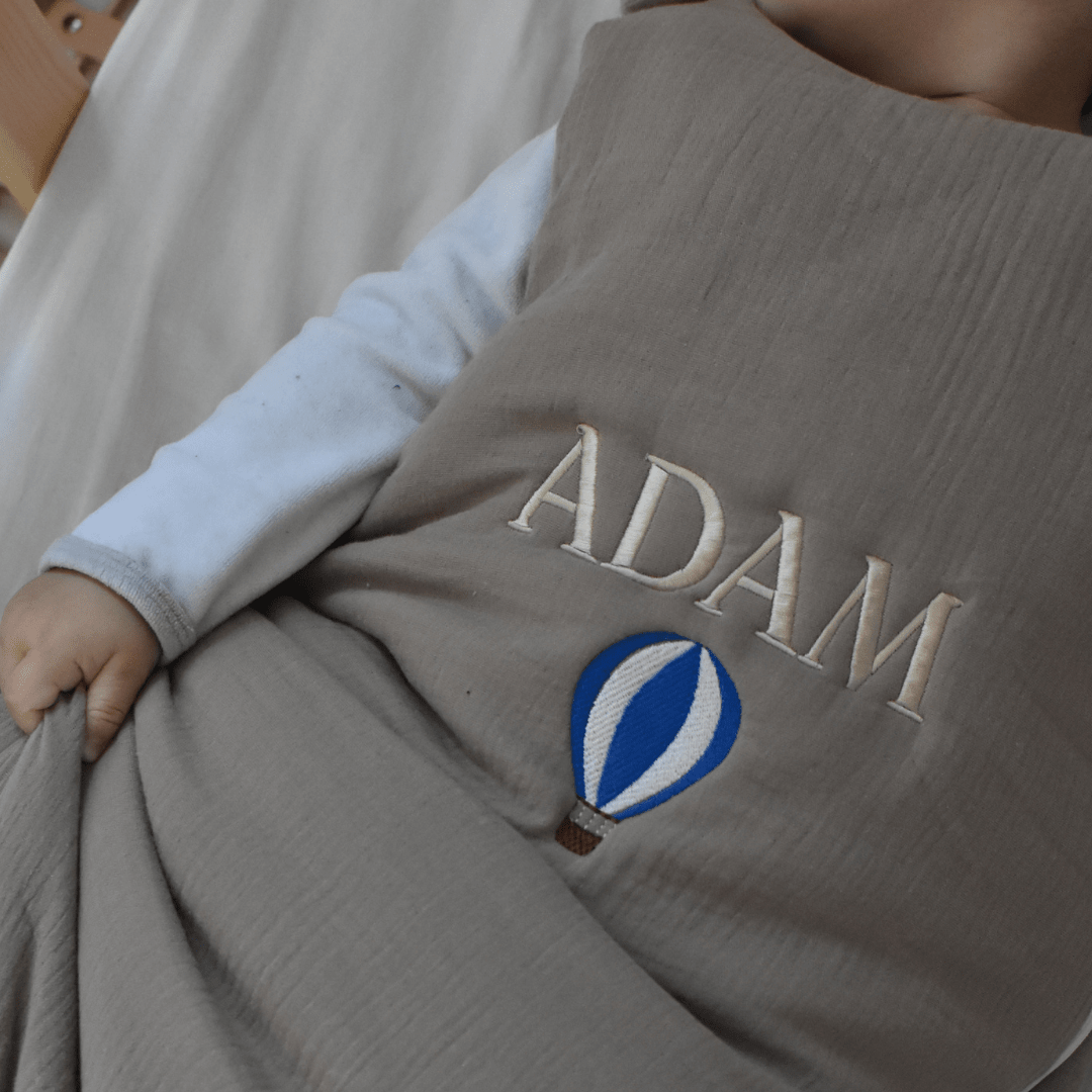 Gigoteuse à motif brodée au prénom Adam
