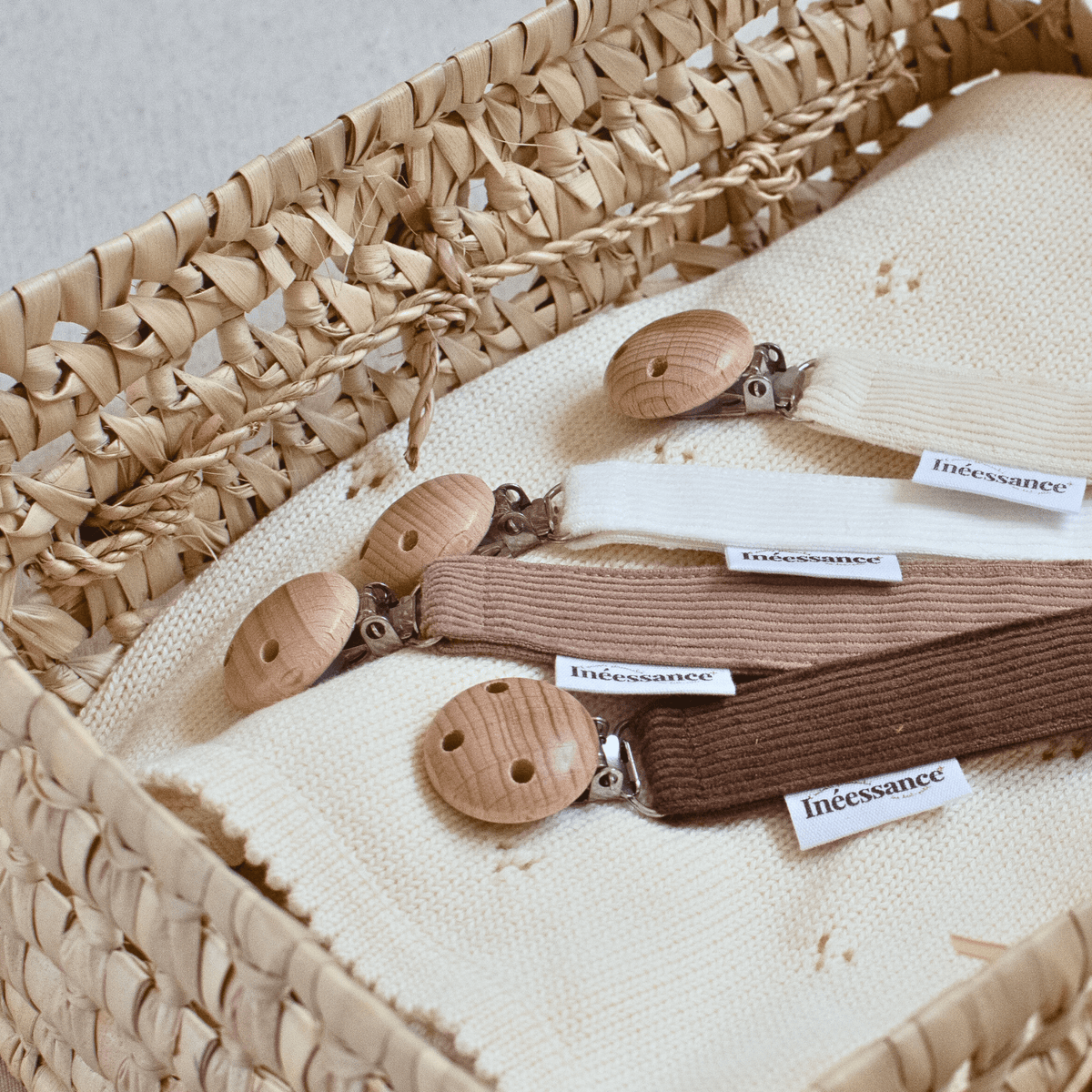 Attache sucette en velours côtelé et bois naturel pour bébé