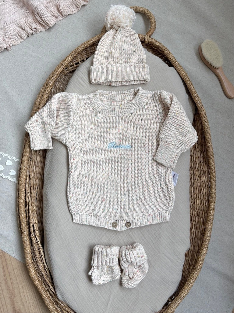 Ensemble de naissance en maille : bonnet et chaussons assortis