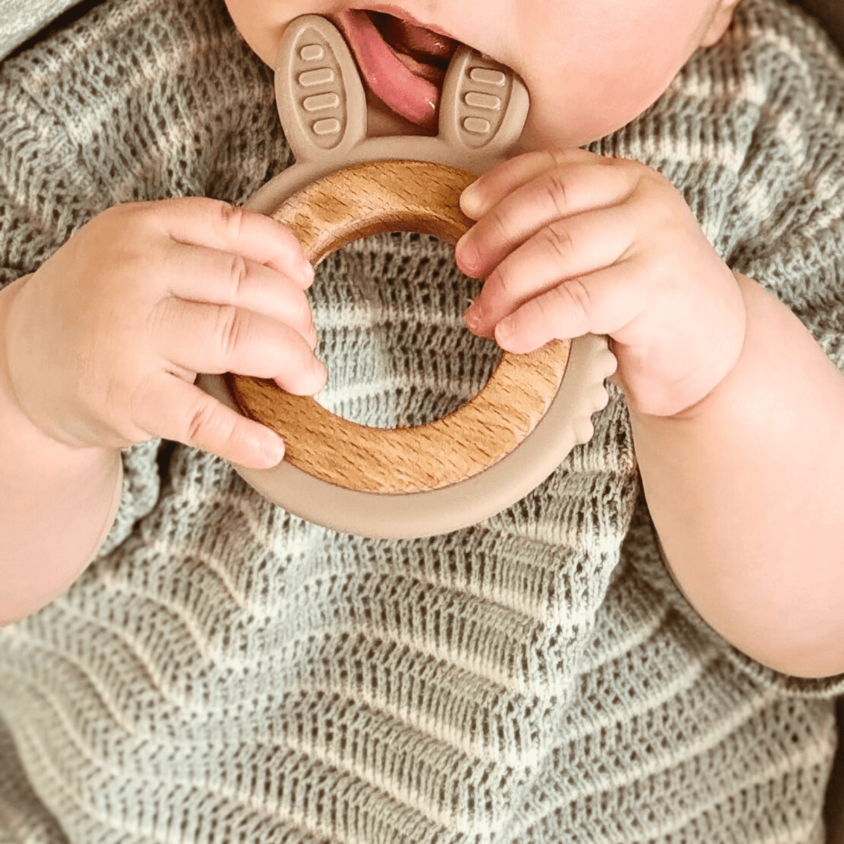 Anneau de dentition Ineessance en bois de hêtre et silicone alimentaire