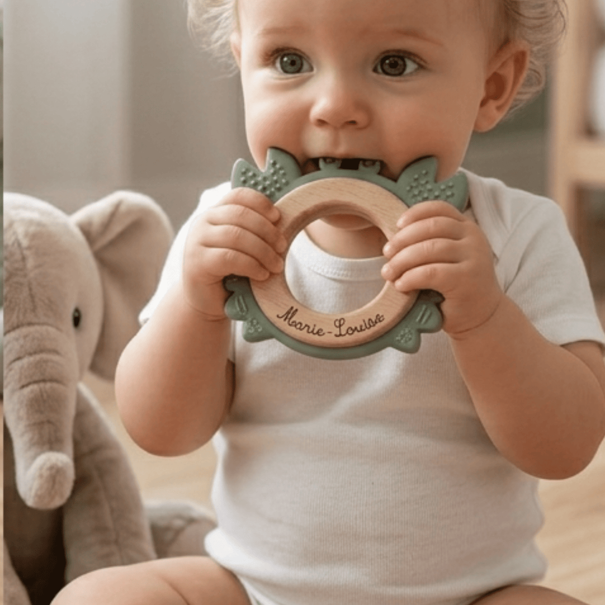 Anneau de dentition Crabe en bois et silicone personnalisé au prénom