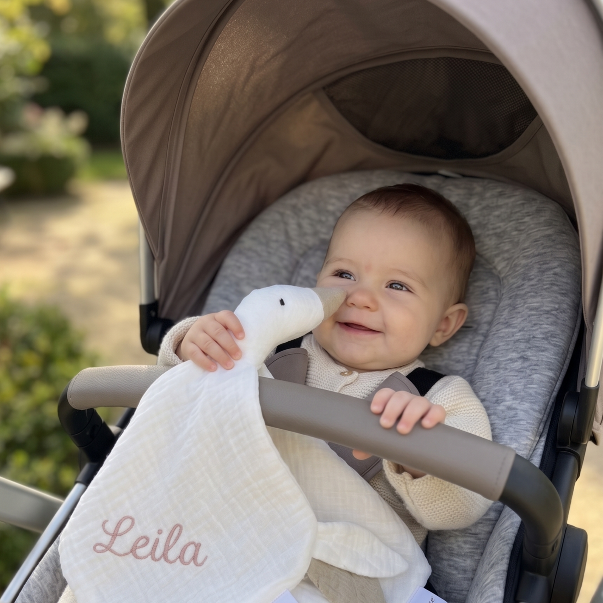 Doudou Oie plat doux et léger pour l'éveil sensoriel