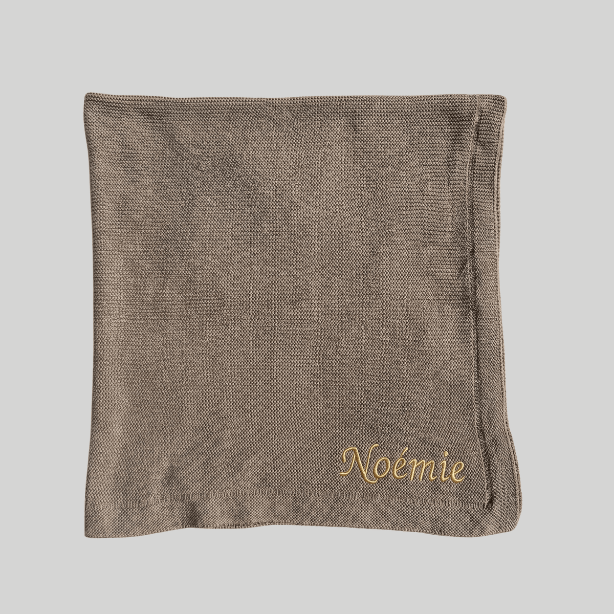 Couverture tricotée pour envelopper bébé de douceur