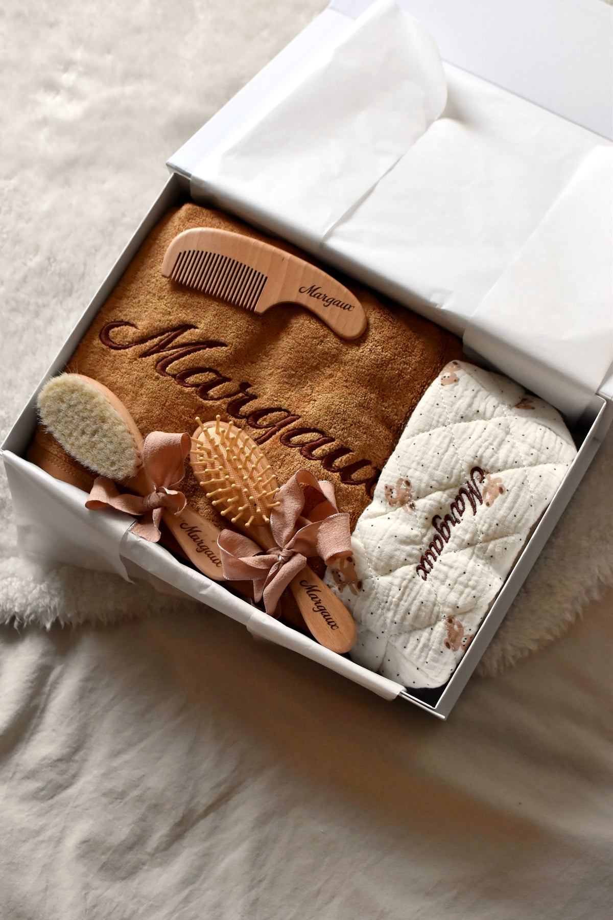 Coffret bain rituel brodé et gravé au prénom Margaux