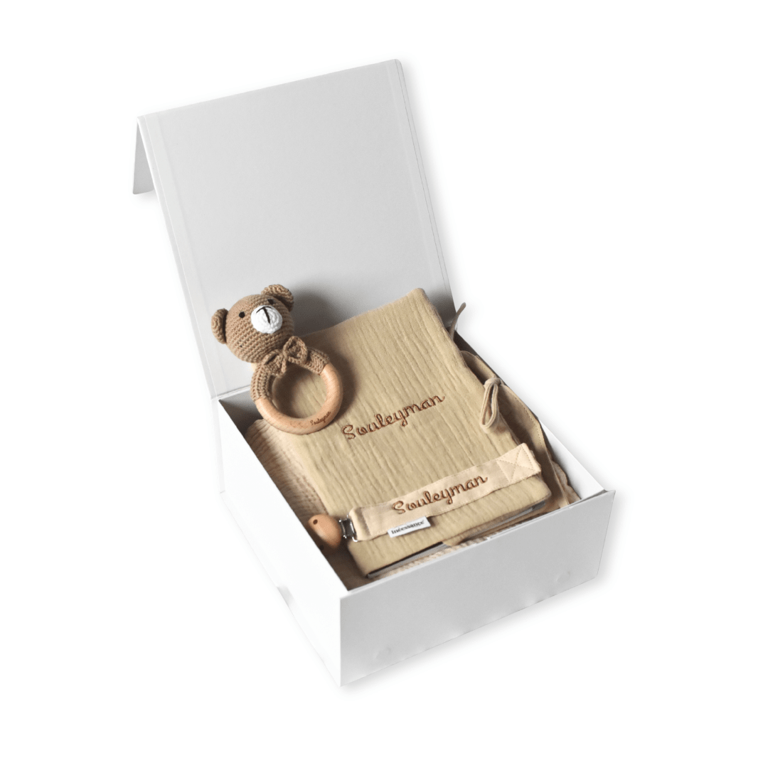 Coffret de naissance Les Essentiels personnalisé au prénom de bébé, 3 pièces